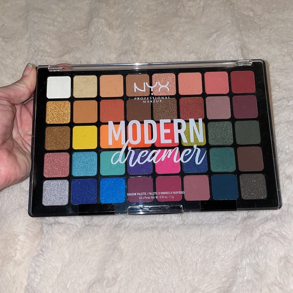 NYX Modern Dreamer Eyeshadow Palette